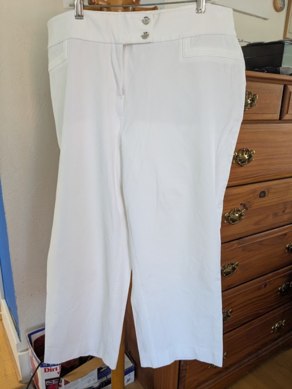 Alfani Woman White Cotton Blend Capris, Women's 18w